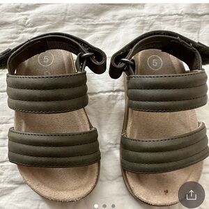 Olive sandal